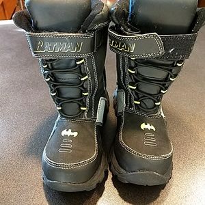 Boys size 11 Batman Snowboots